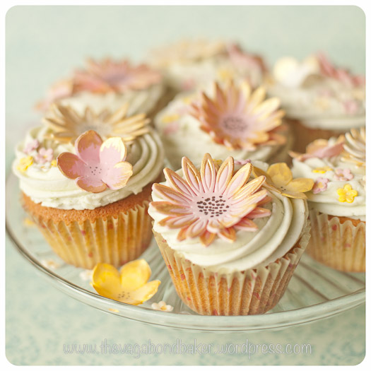 Vanilla Cupcakes and Sugarpaste Flowers | Vagabond Baking