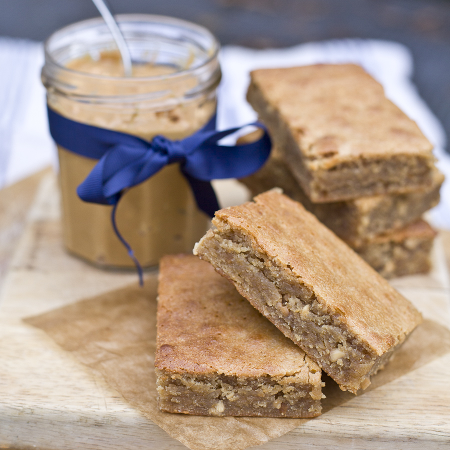 Peanut Butter and White Chocolate Blondies | Vagabond Baking