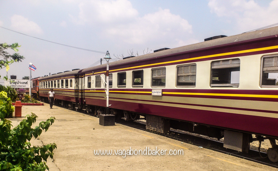 The Bangkok to Aranyaprathet train-2084