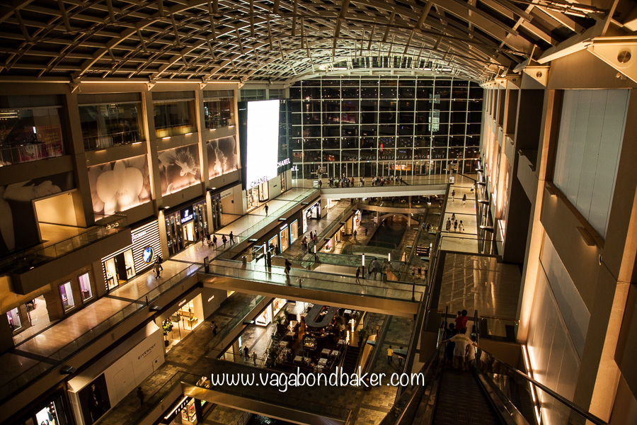 Light show, free things to do in Singapore